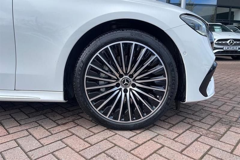 Used Mercedes E300 AMG Line Premium Plus 313 HP (230 kW) 2024 White Sedan