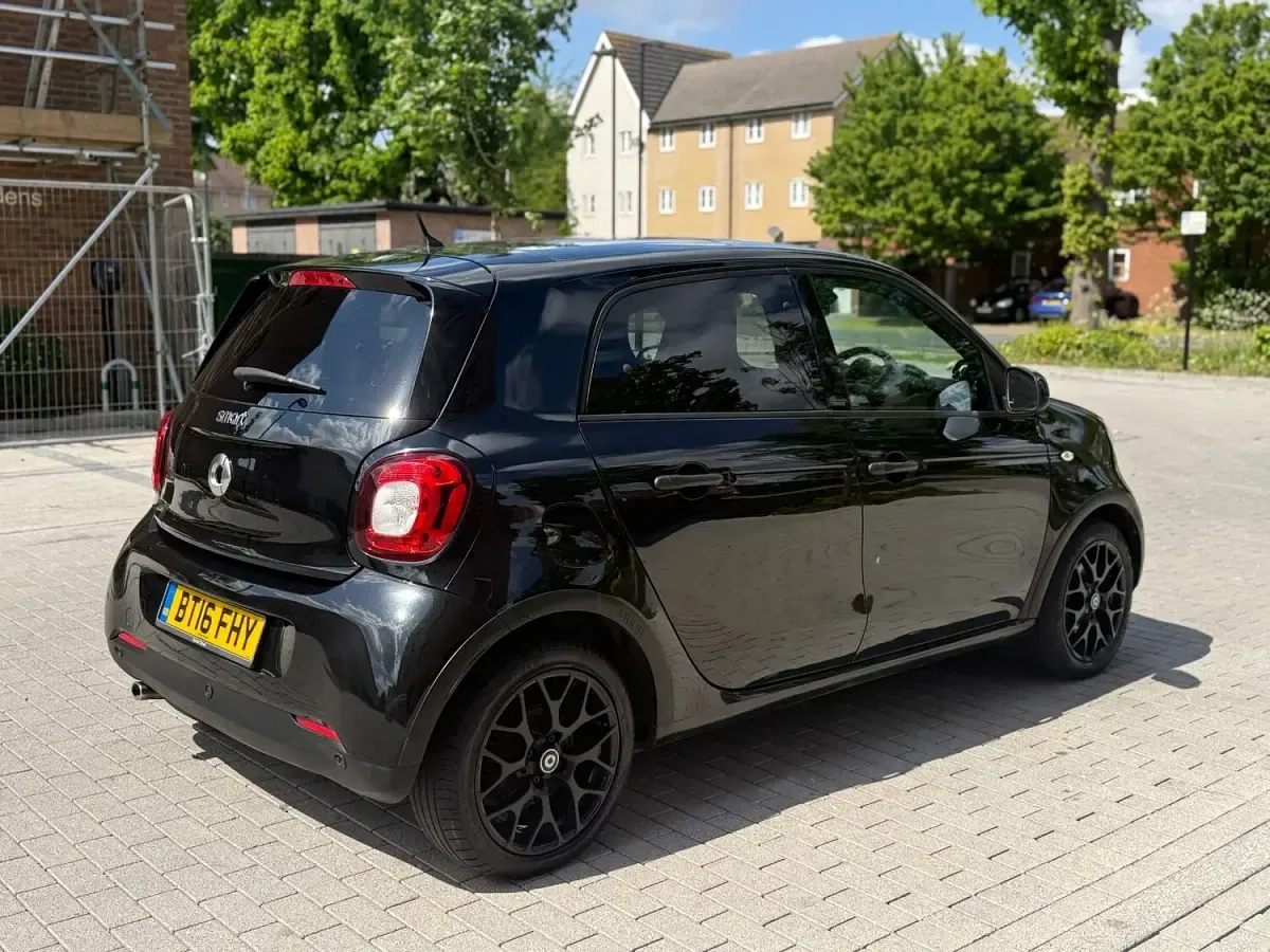 Used Smart ForFour 71 HP (52 kW) 2016 Black Hatchback