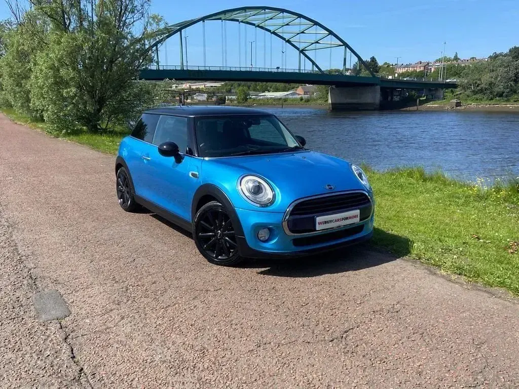 Used Mini Cooper D Hatch 116 HP (85 kW) 2017 Blue Hatchback
