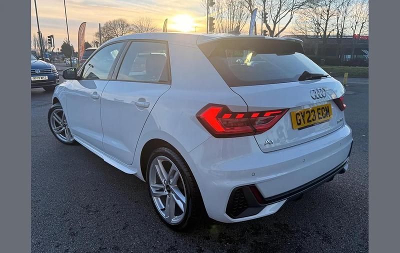 Used Audi A1 S-Line 94 HP (69 kW) 2023 White Hatchback