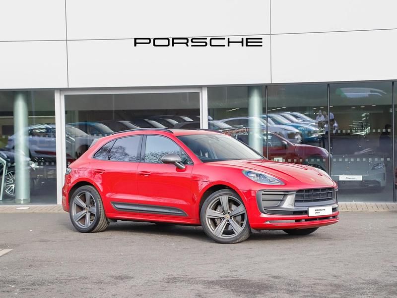 Used Porsche Macan 265 HP (194 kW) 2022 Red SUV