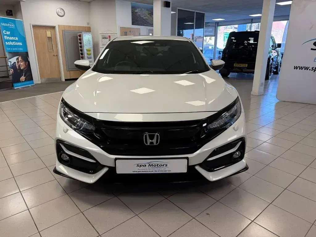 Used Honda Civic Sport 182 HP (133 kW) 2021 White Hatchback
