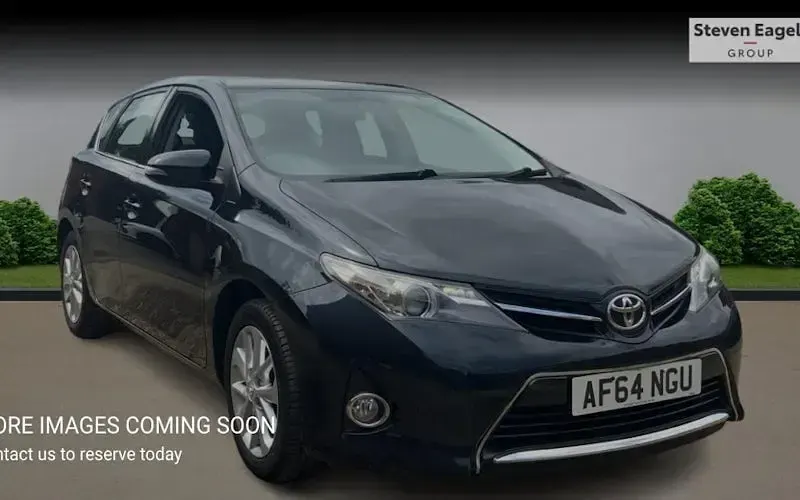 Used Toyota Auris 132 HP (97 kW) 2014 Hatchback