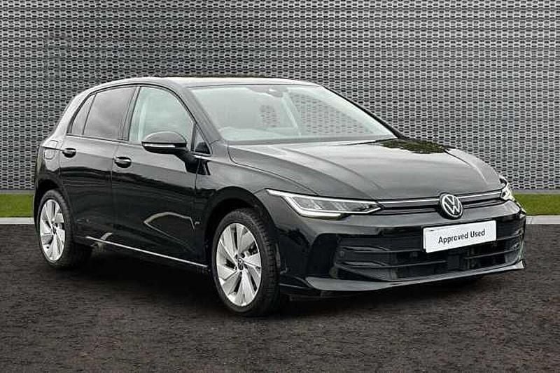 Used 2024 VW Golf VIII | £19,931 (Good price) - Image 1/4