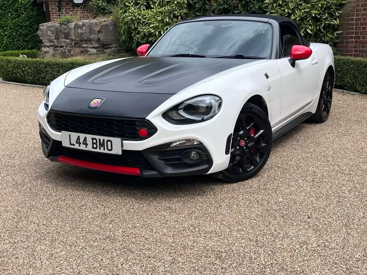 Used Abarth 124 Spider 170 HP (125 kW) 2017 White Cabriolet