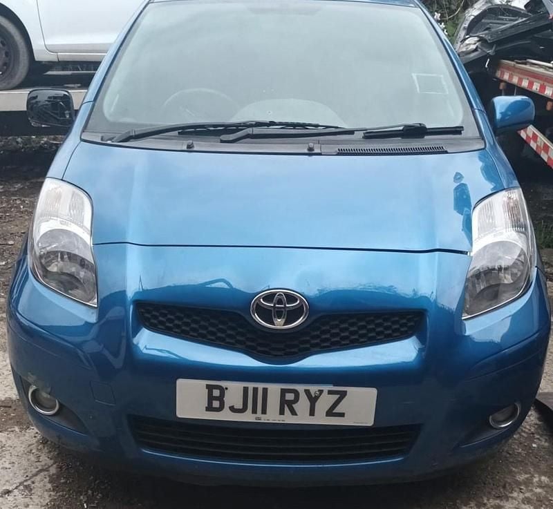 Used Toyota Yaris 2011 Blue Hatchback