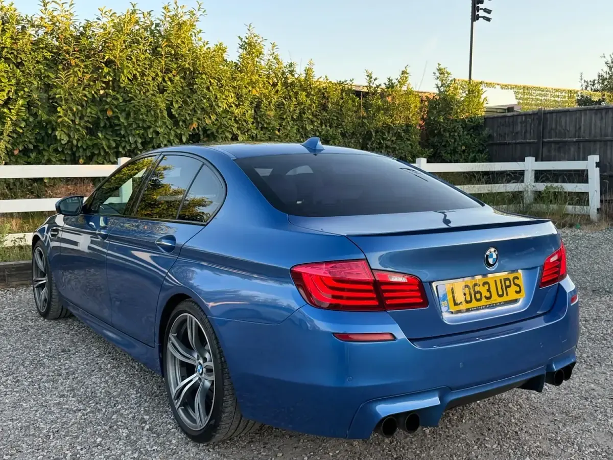 Used BMW M5 M Sport 2014 Blue Sedan