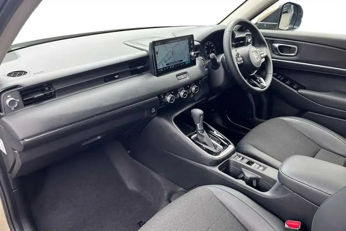 Used Honda HR-V Advance 131 HP (96 kW) 2024 Sand khaki SUV