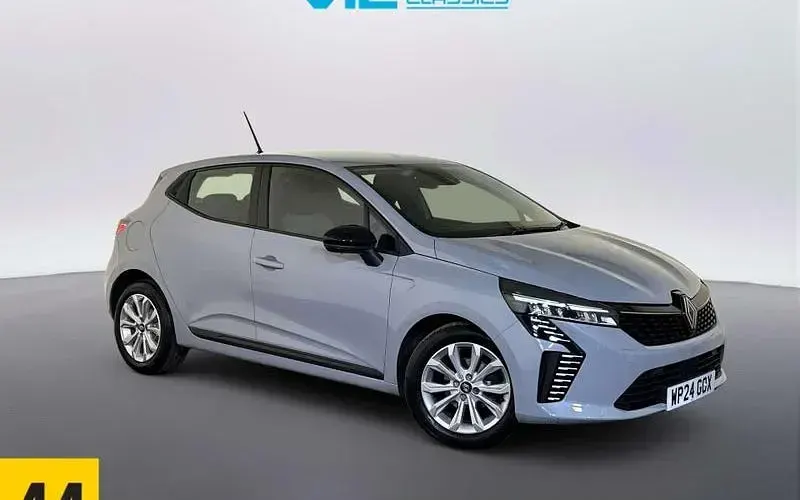 Used Renault Clio Evolution 90 HP (66 kW) 2024 Hatchback