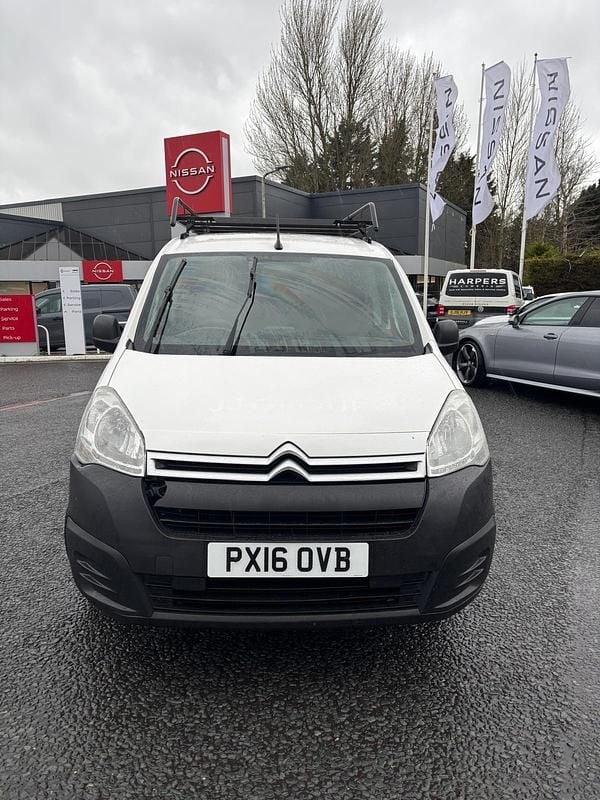 Used Citroën Berlingo 75 HP (55 kW) 2016 White MPV
