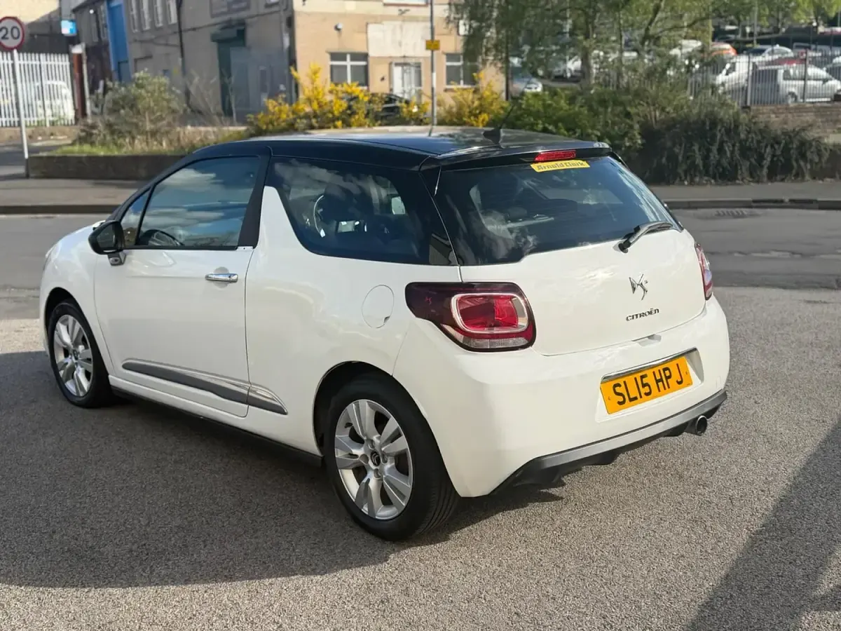 Used Citroën DS3 PureTech 2015 White Hatchback