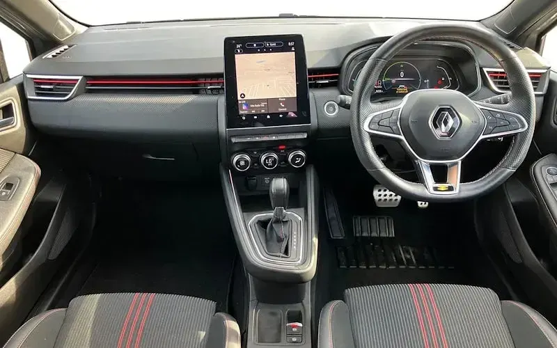 Used Renault Clio RS Line 140 HP (102 kW) 2022 Silver Hatchback