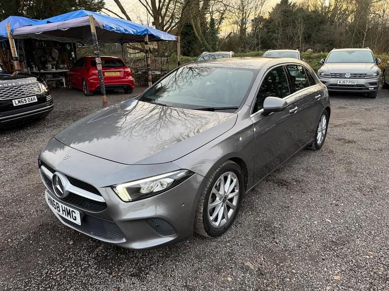 Begagnad Mercedes A200 Executive 2018 Grå Halvkombi