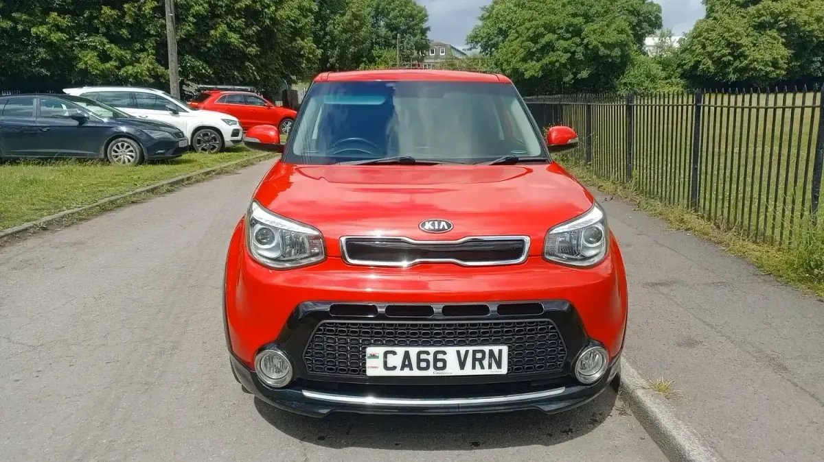 Used Kia Soul Urban 134 HP (98 kW) 2017 Red SUV
