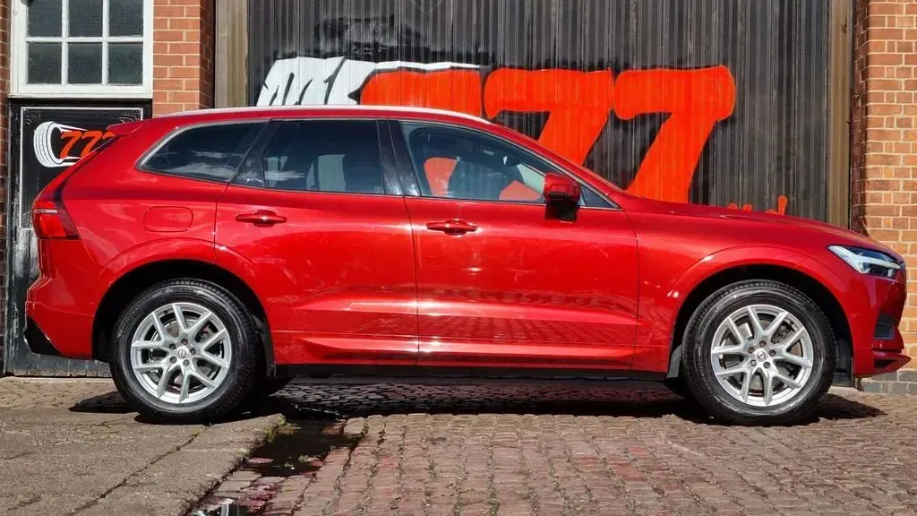 Used Volvo XC60 Momentum 2019 Red SUV