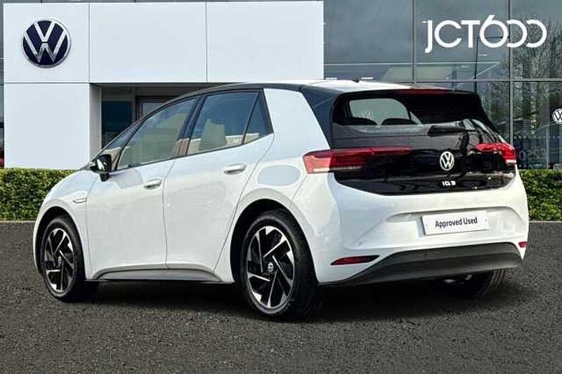 Used VW ID.3 Pro Performance 150 kW (204 HP) 2022 White Hatchback
