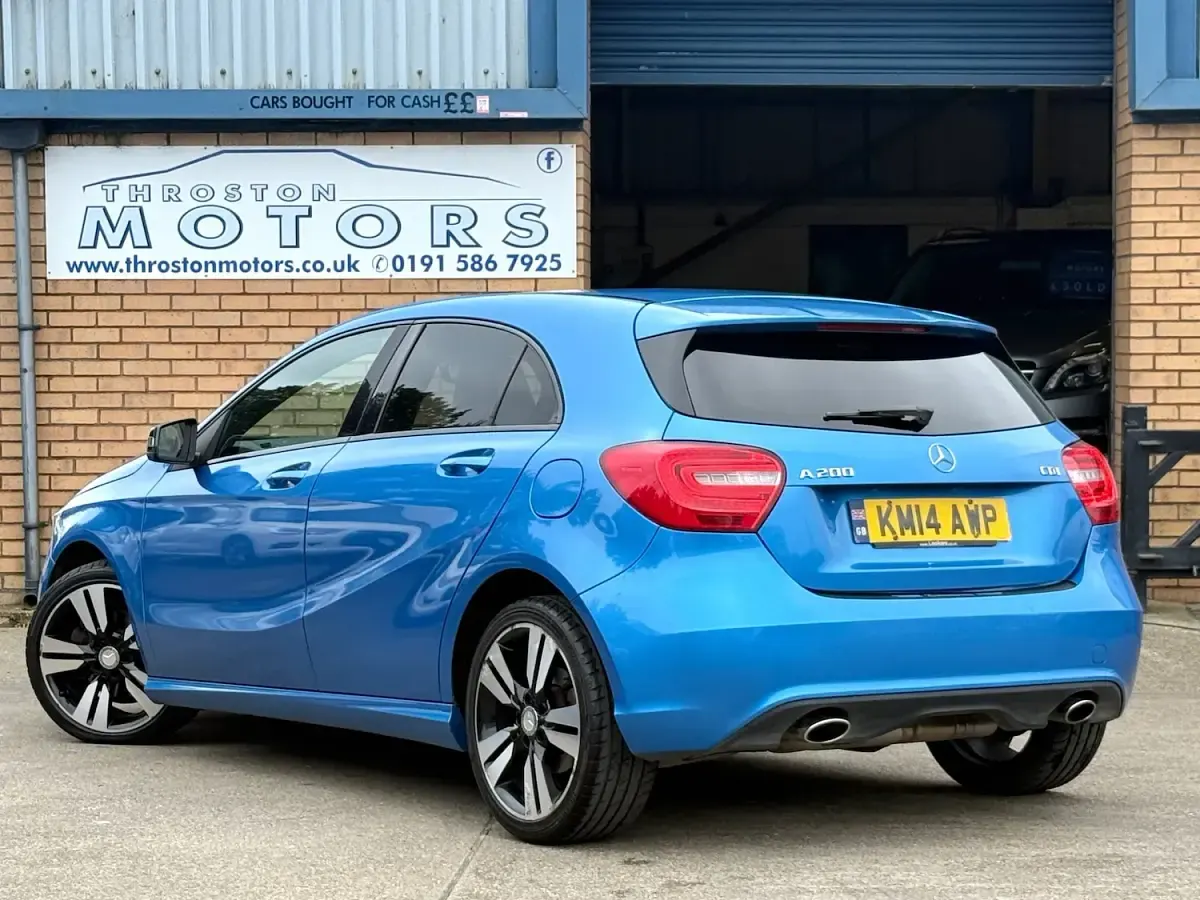 Used Mercedes A200 136 HP (100 kW) 2014 Blue Hatchback