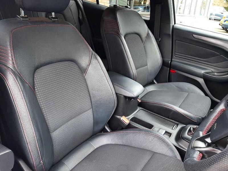 Used Ford Focus ST-Line X 125 HP (91 kW) 2019 Frozen white Hatchback