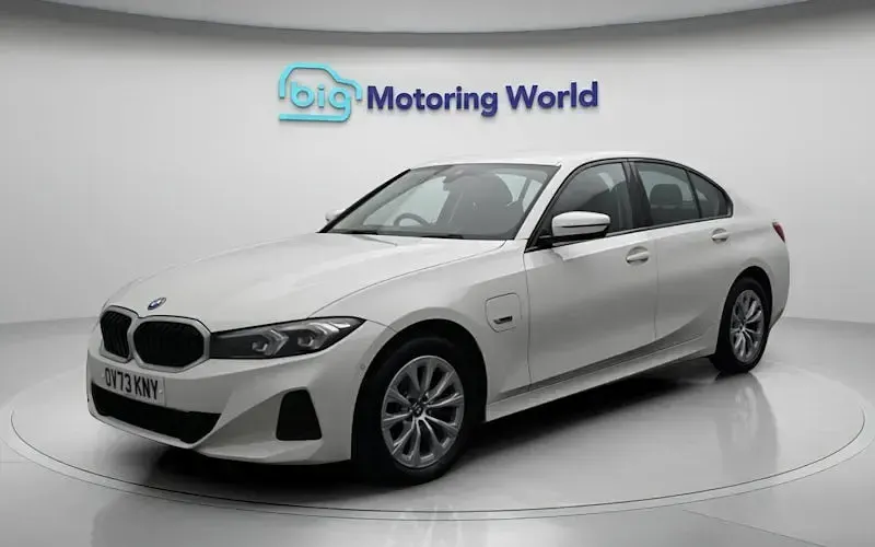 Used BMW 330e Sport Line 292 HP (214 kW) 2023 White Sedan