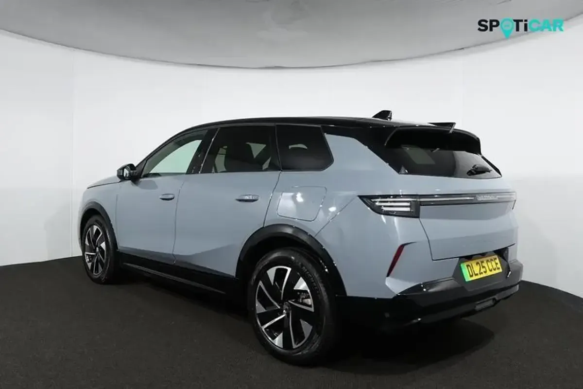 Used Vauxhall Grandland 154 kW (210 HP) 2025 Grey SUV