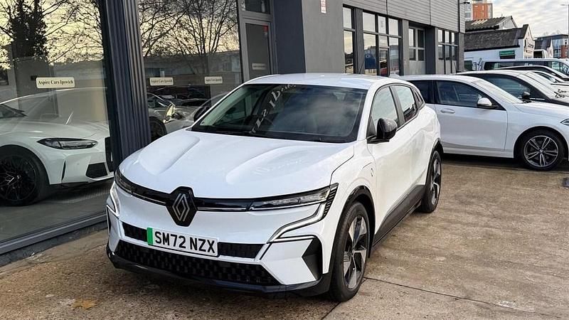 Używany Renault Megane E-Tech Equilibre 160 kW (218 KM) 2022 Biały Hatchback