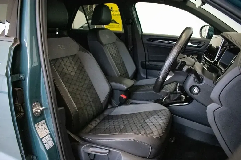 Usado VW T-Roc R-line 150 HP (110 kW) 2022 Azul SUV