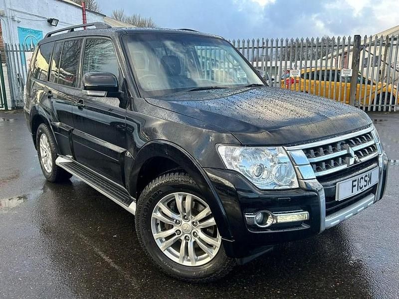 Used Mitsubishi Shogun 188 HP (138 kW) 2015 Black SUV