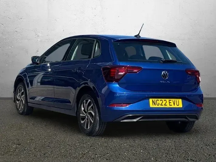Używany VW Polo Life 95 KM (69 kW) 2022 Niebieski Hatchback