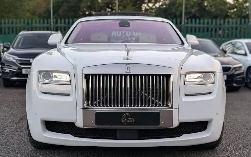 Used Rolls Royce Ghost 571 HP (419 kW) 2012 White Sedan