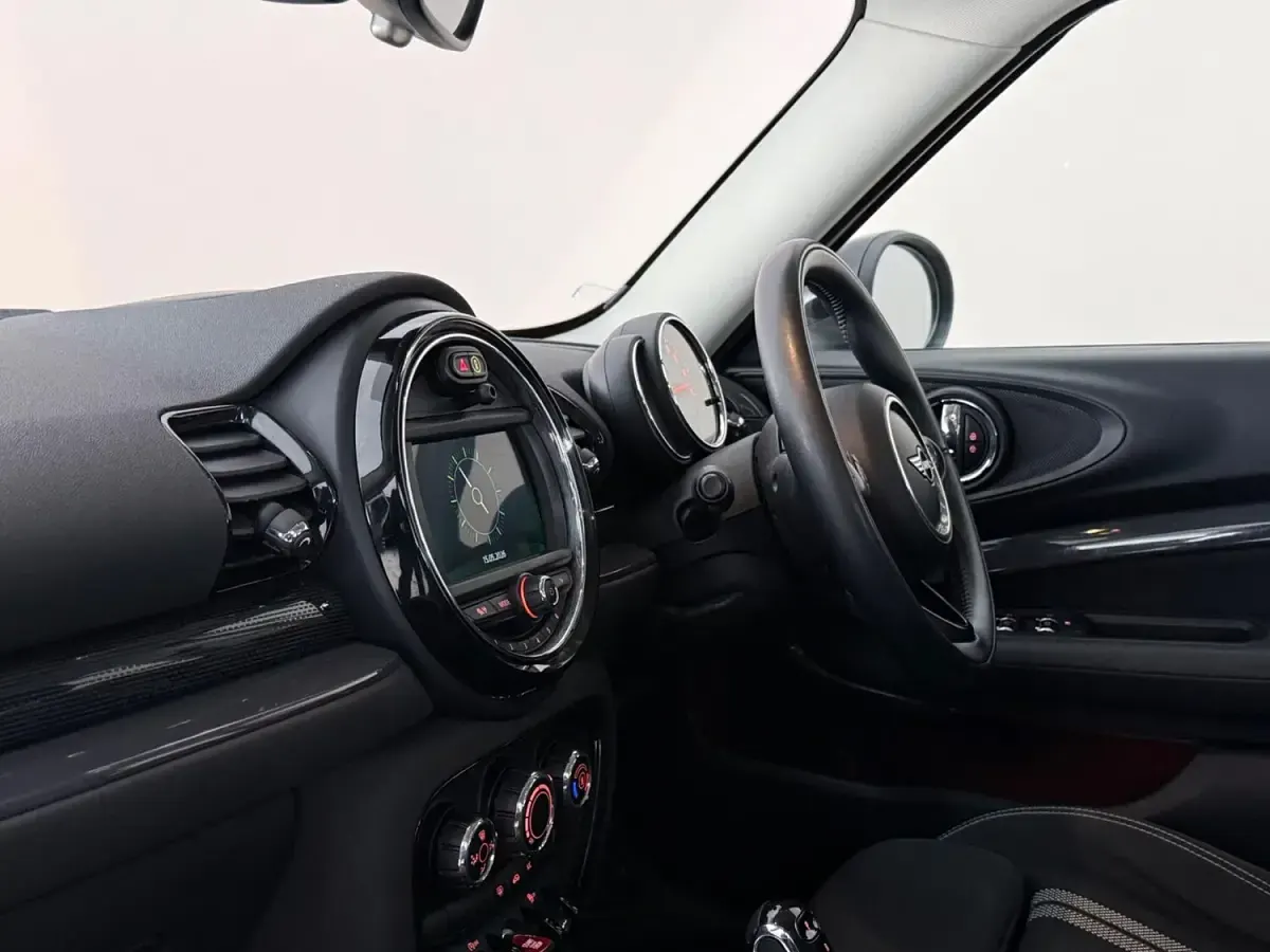 Used Mini Cooper Clubman Classic 192 HP (141 kW) 2018 White Estate