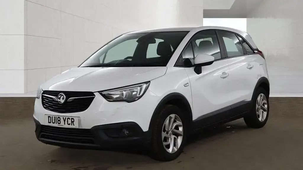 Used Vauxhall Crossland X 81 HP (59 kW) 2018 White SUV