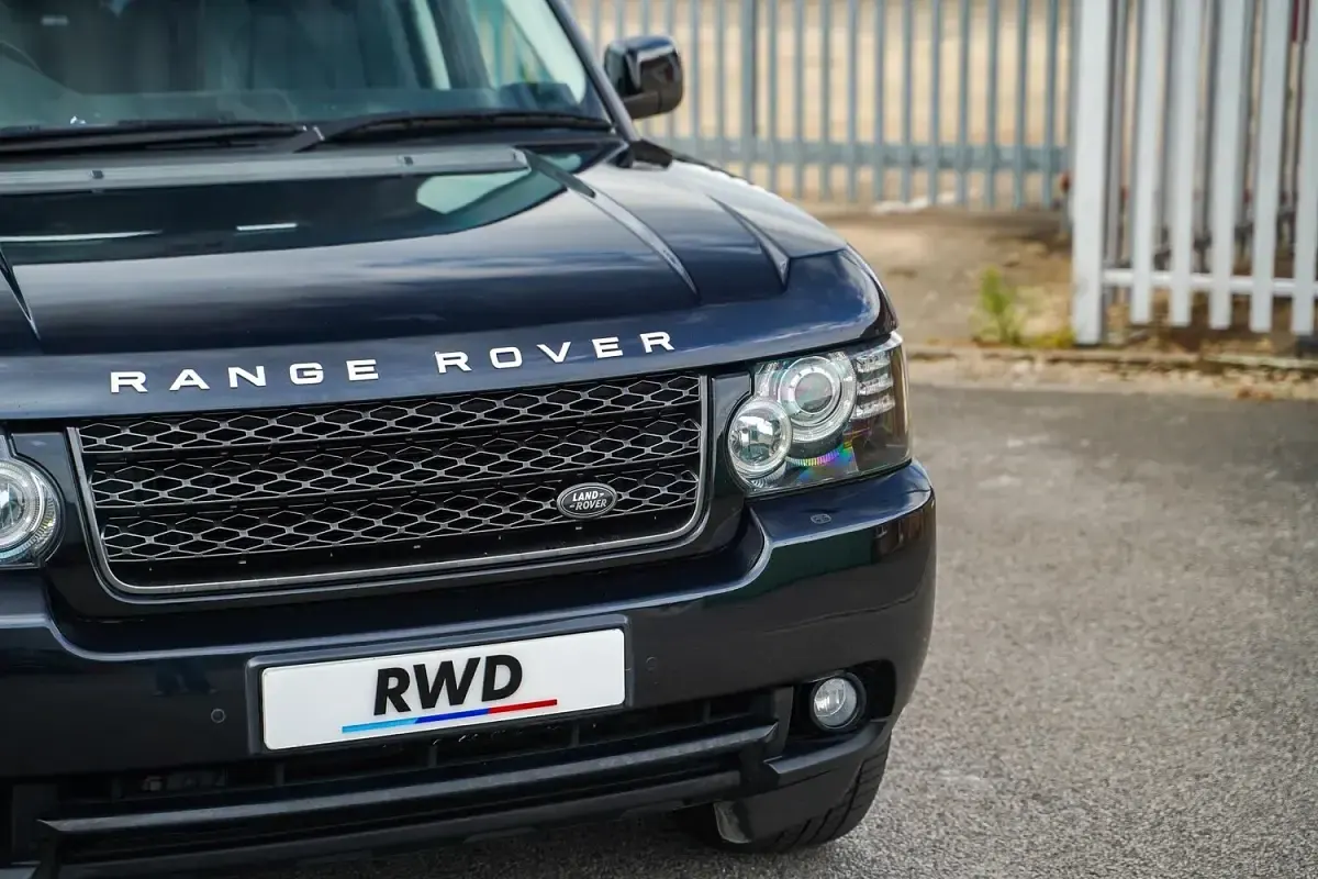 Used Land Rover Range Rover Vogue SE 313 HP (230 kW) 2011 Black SUV