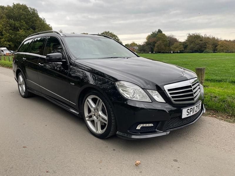 Black Used 2011 Mercedes E250 Estate | £4,995 (Fair price) - Image 1/4