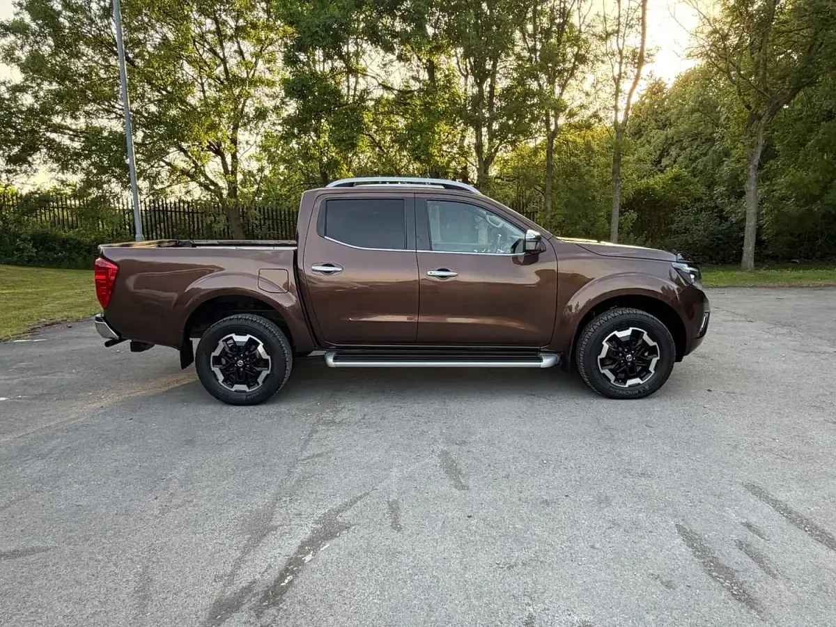 Used Nissan Navara Tekna 190 HP (139 kW) 2020 Bronze Pickup