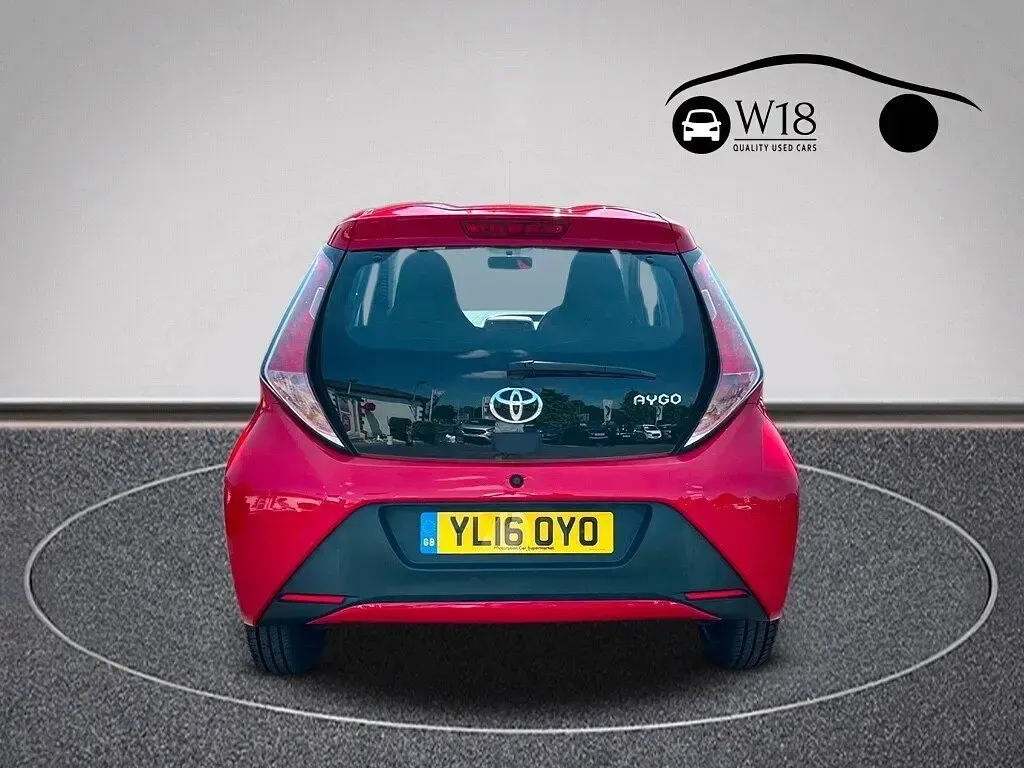 Used Toyota Aygo 69 HP (50 kW) 2016 Red Hatchback