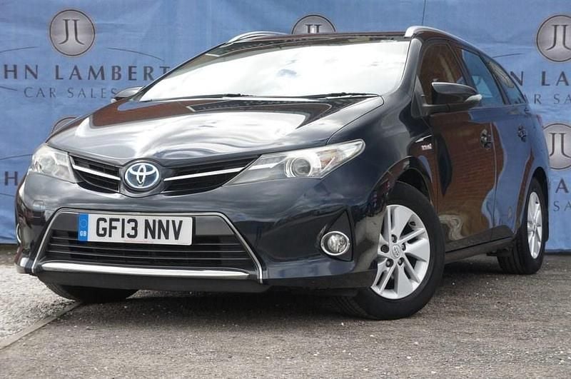 Used Toyota Auris 136 HP (100 kW) 2013 Grey Estate