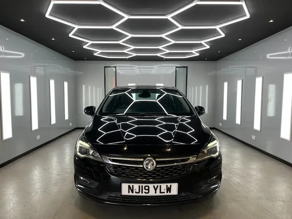 Used Vauxhall Astra Elite 150 HP (110 kW) 2019 Black Hatchback