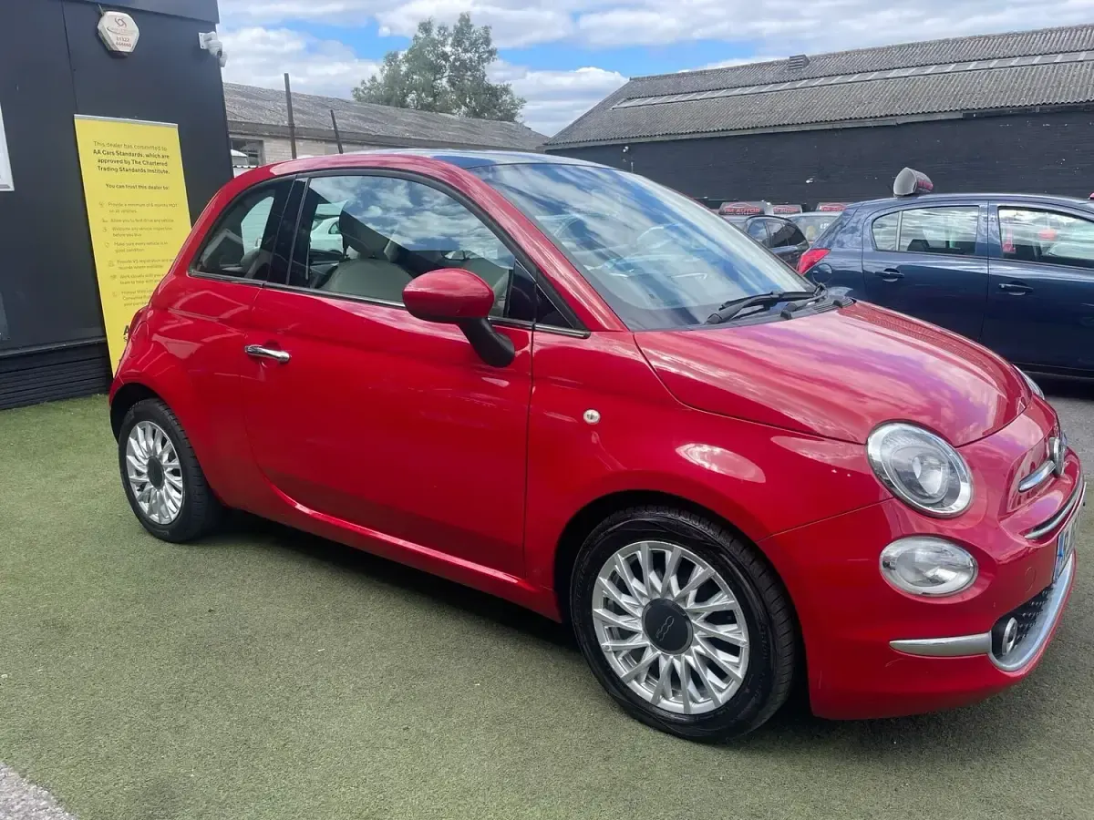 Used Fiat 500 Lounge 69 HP (50 kW) 2015 Red Hatchback