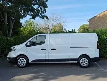 New Renault Trafic 2026 White MPV