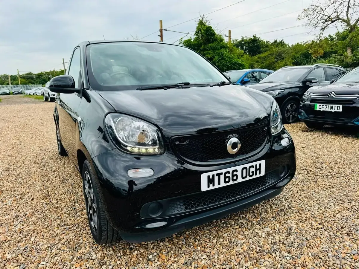 Used Smart ForFour Premium 71 HP (52 kW) 2016 Black Hatchback