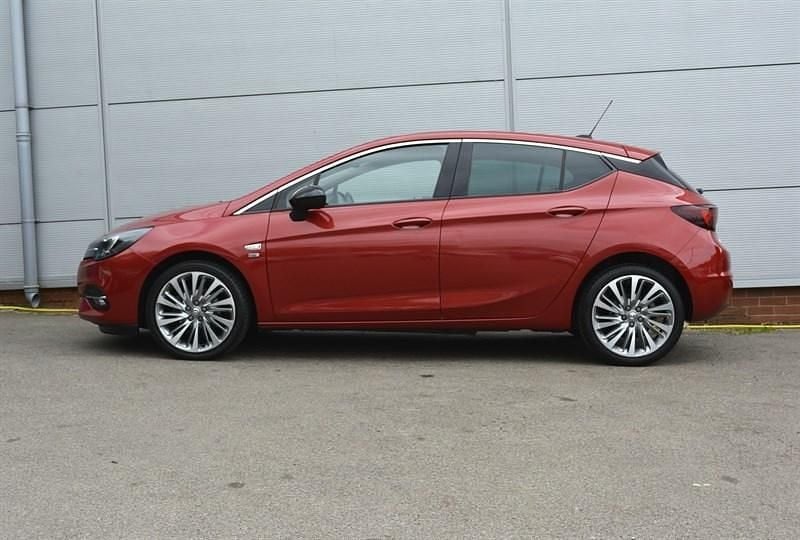 Used Vauxhall Astra Edition 145 HP (106 kW) 2021 Red Hatchback