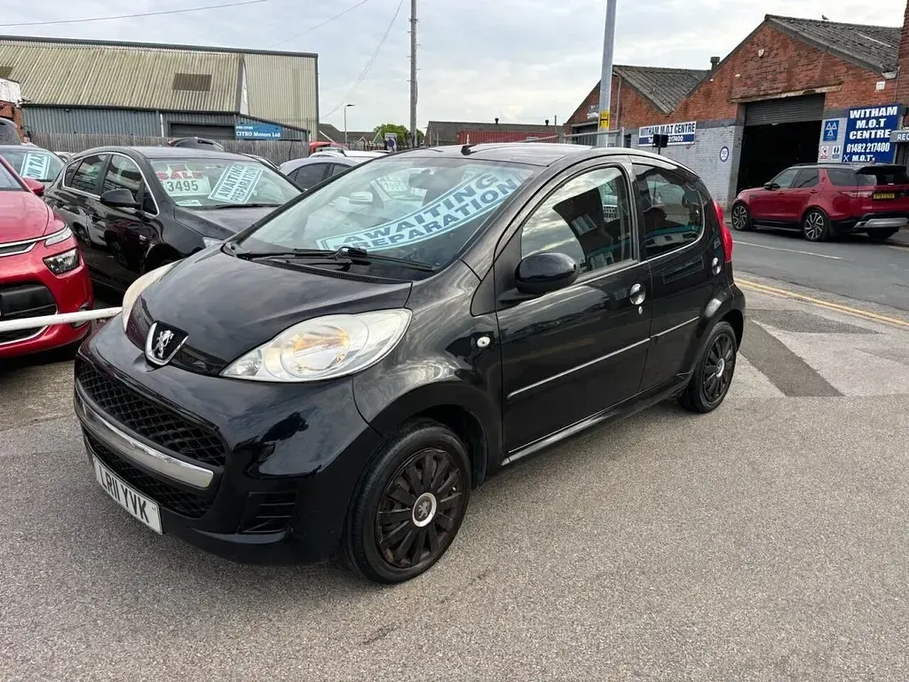 Used Peugeot 107 68 HP (50 kW) 2011 Black Hatchback