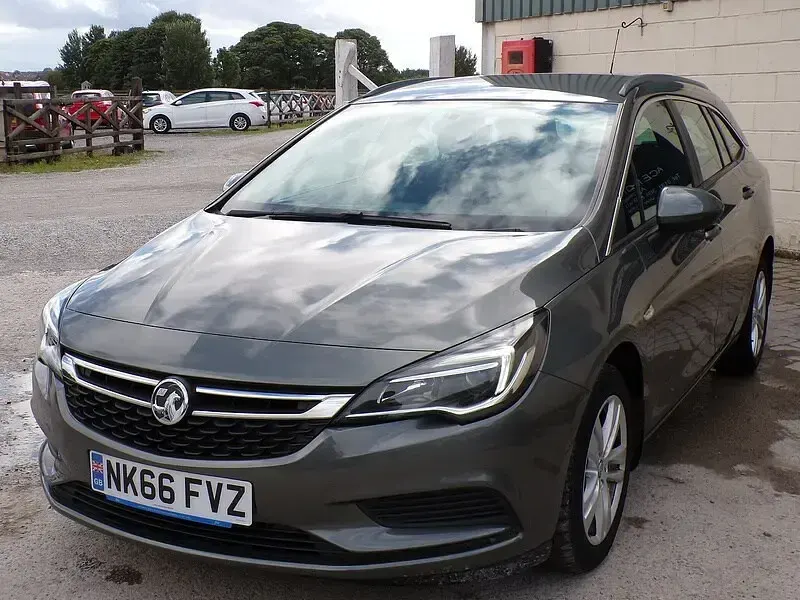 Used Vauxhall Astra Design Edition 2023 Grey Estate