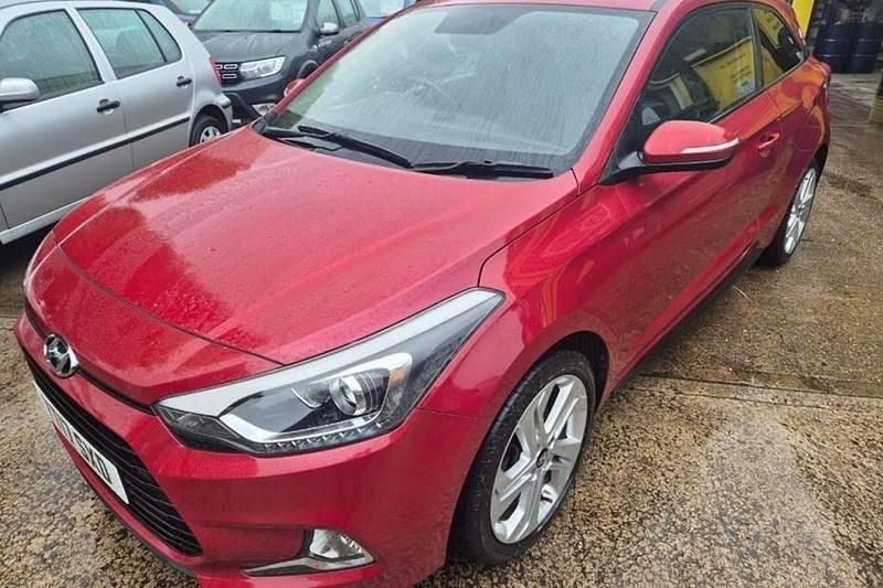 Red Used 2017 Hyundai i20 Sport Coupe | £7,295 (Fair price) - Image 1/1
