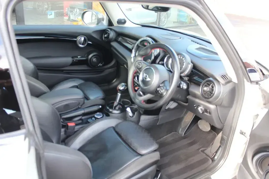 Used Mini Cooper S Hatch 192 HP (141 kW) 2018 Silver Hatchback