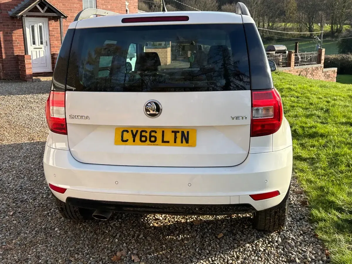 Used Skoda 110 R Monte Carlo 2017 White Hatchback