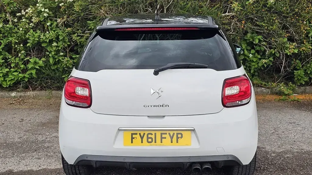 Używany Citroën DS3 2011 Biały Hatchback
