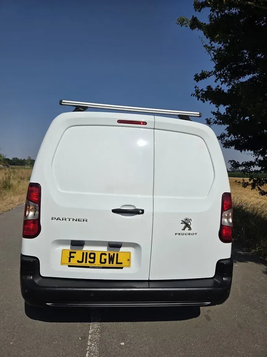 Used Peugeot Partner 2019 White MPV