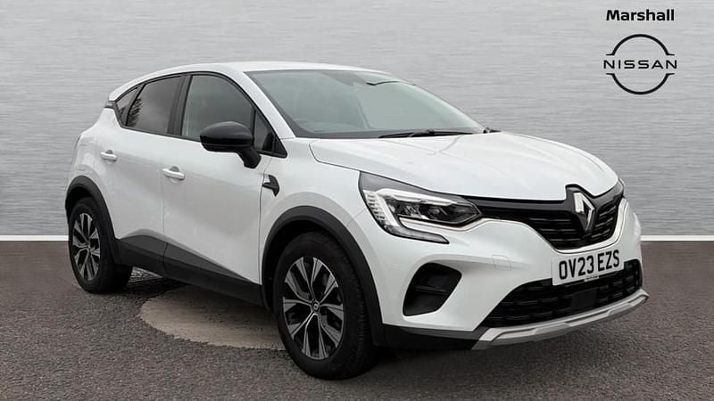 Used Renault Captur Evolution 143 HP (105 kW) 2023 White SUV