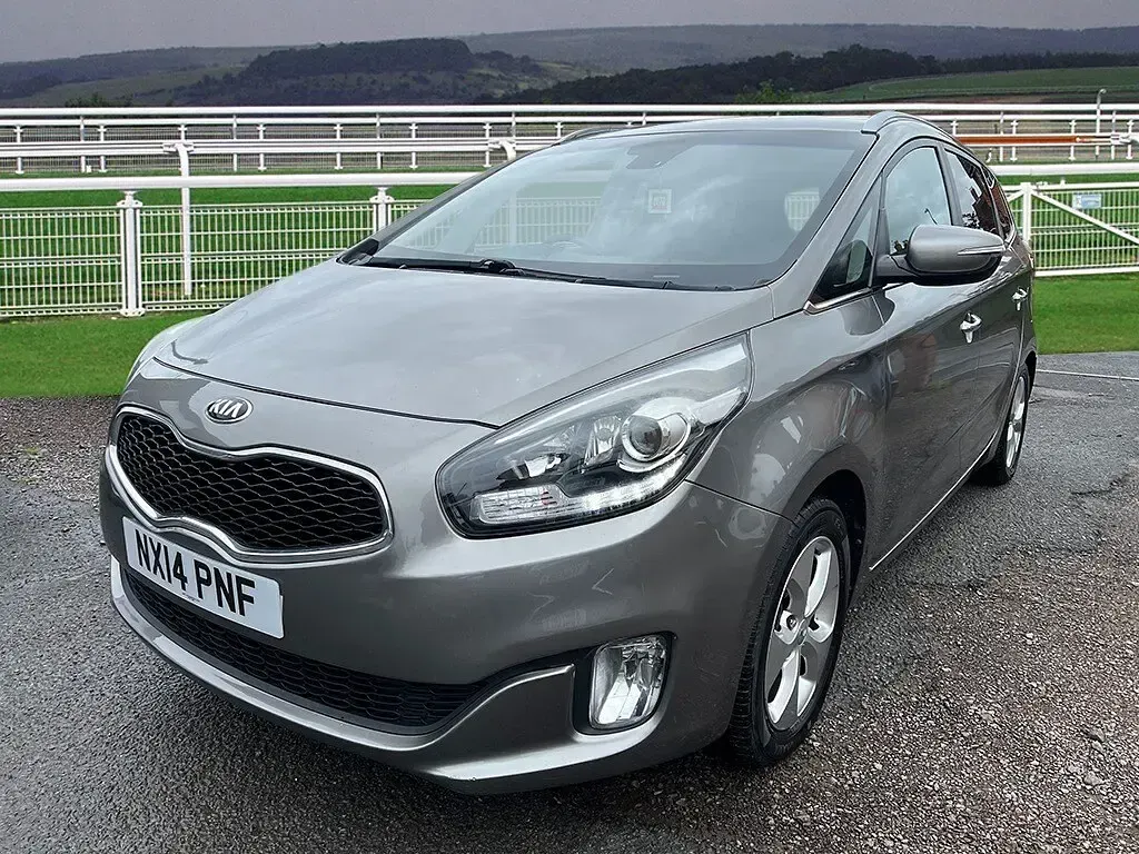 Used Kia Carens 2014 Silver MPV